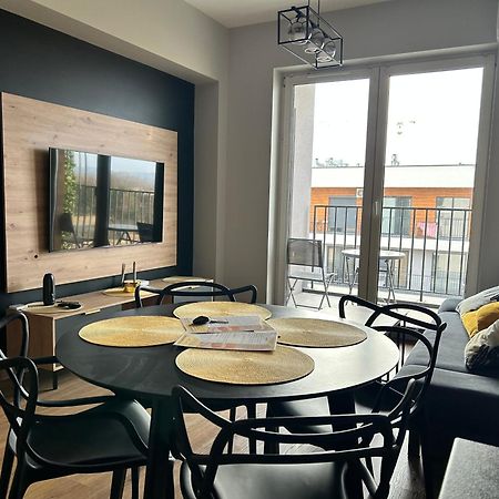 Apartament No82 Yellow Holiday Home Zator Bagian luar foto