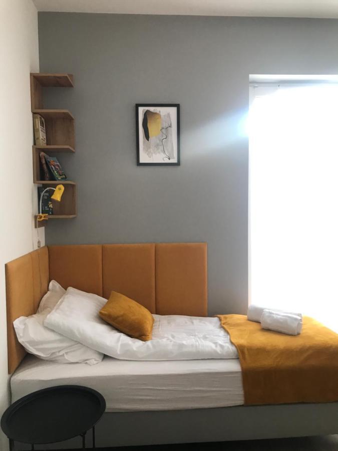 Apartament No82 Yellow Holiday Home Zator Bagian luar foto