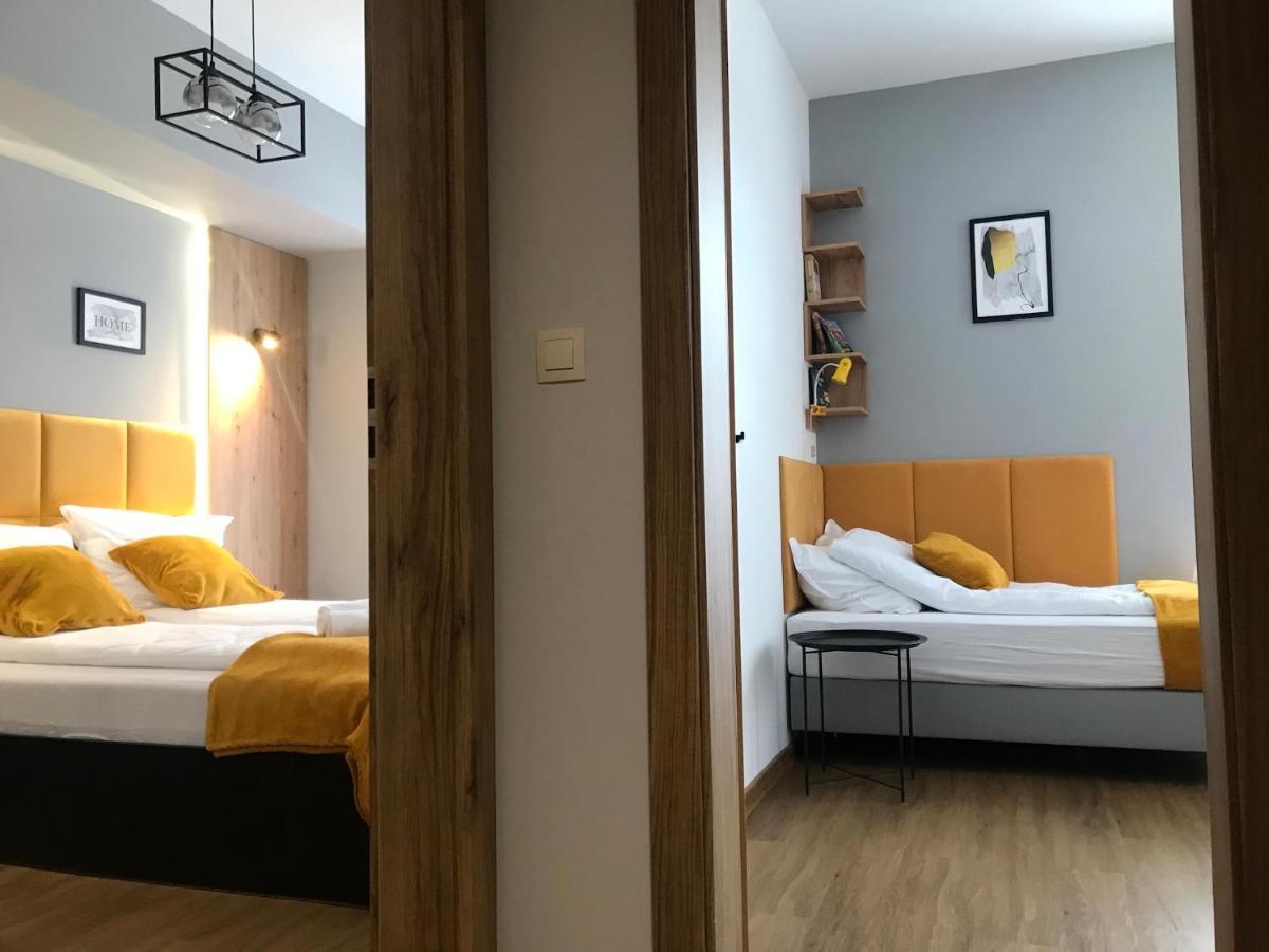Apartament No82 Yellow Holiday Home Zator Bagian luar foto