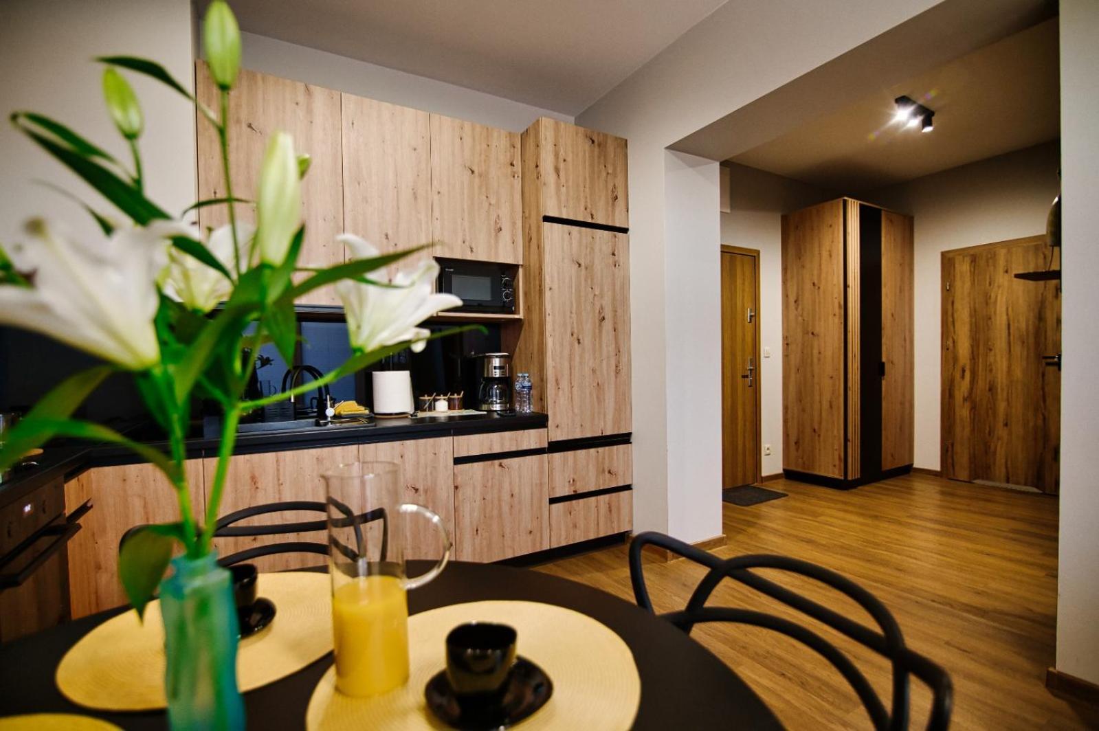 Apartament No82 Yellow Holiday Home Zator Bagian luar foto