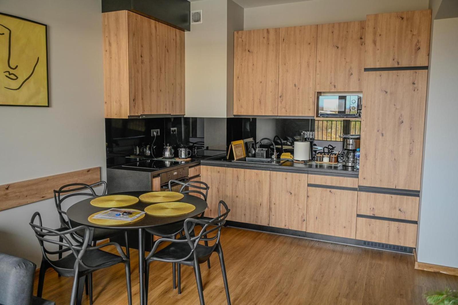 Apartament No82 Yellow Holiday Home Zator Bagian luar foto