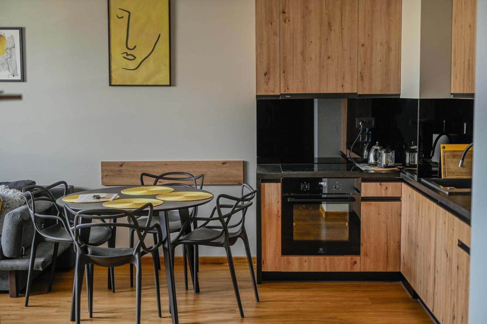 Apartament No82 Yellow Holiday Home Zator Bagian luar foto