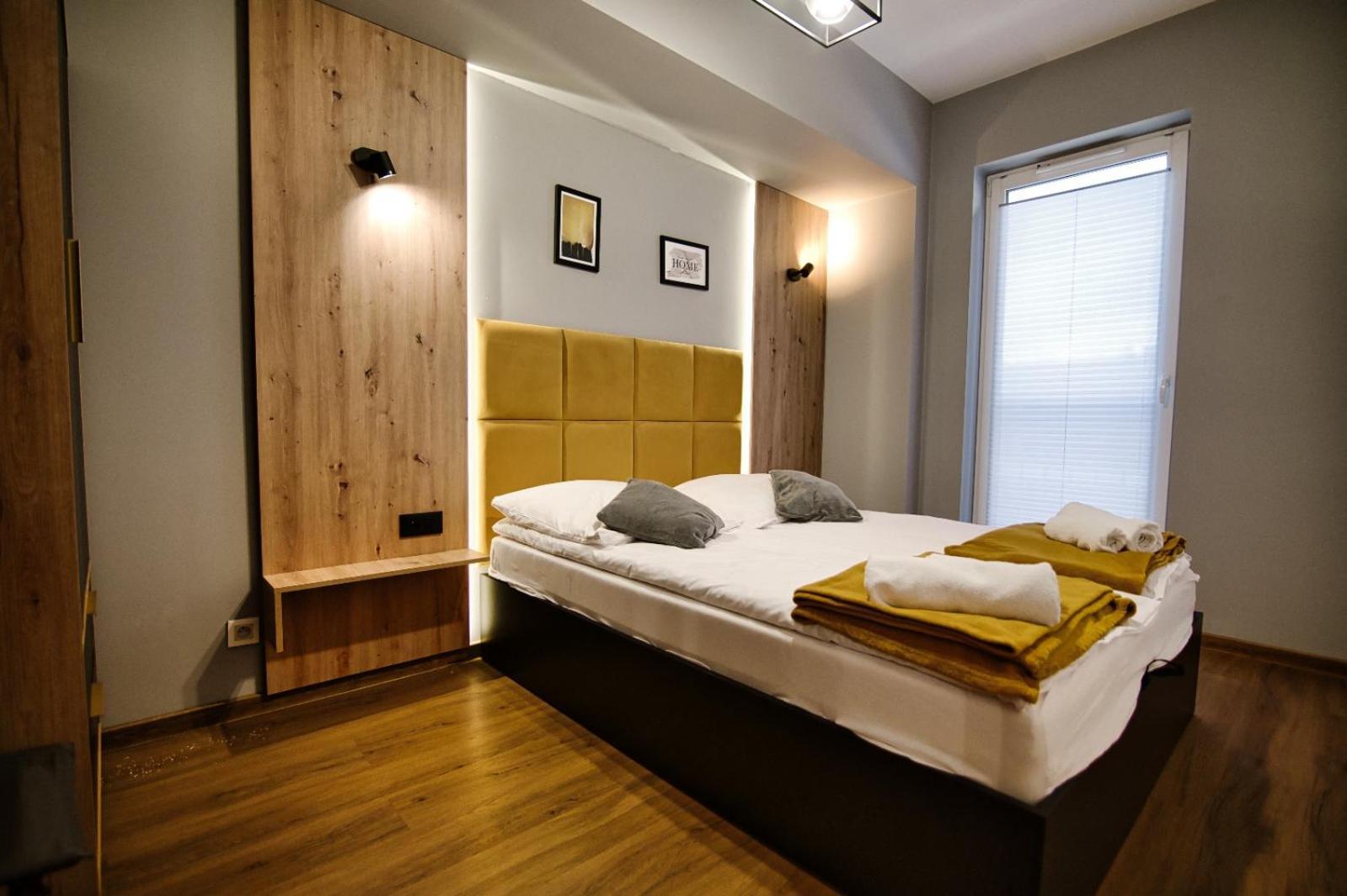 Apartament No82 Yellow Holiday Home Zator Bagian luar foto