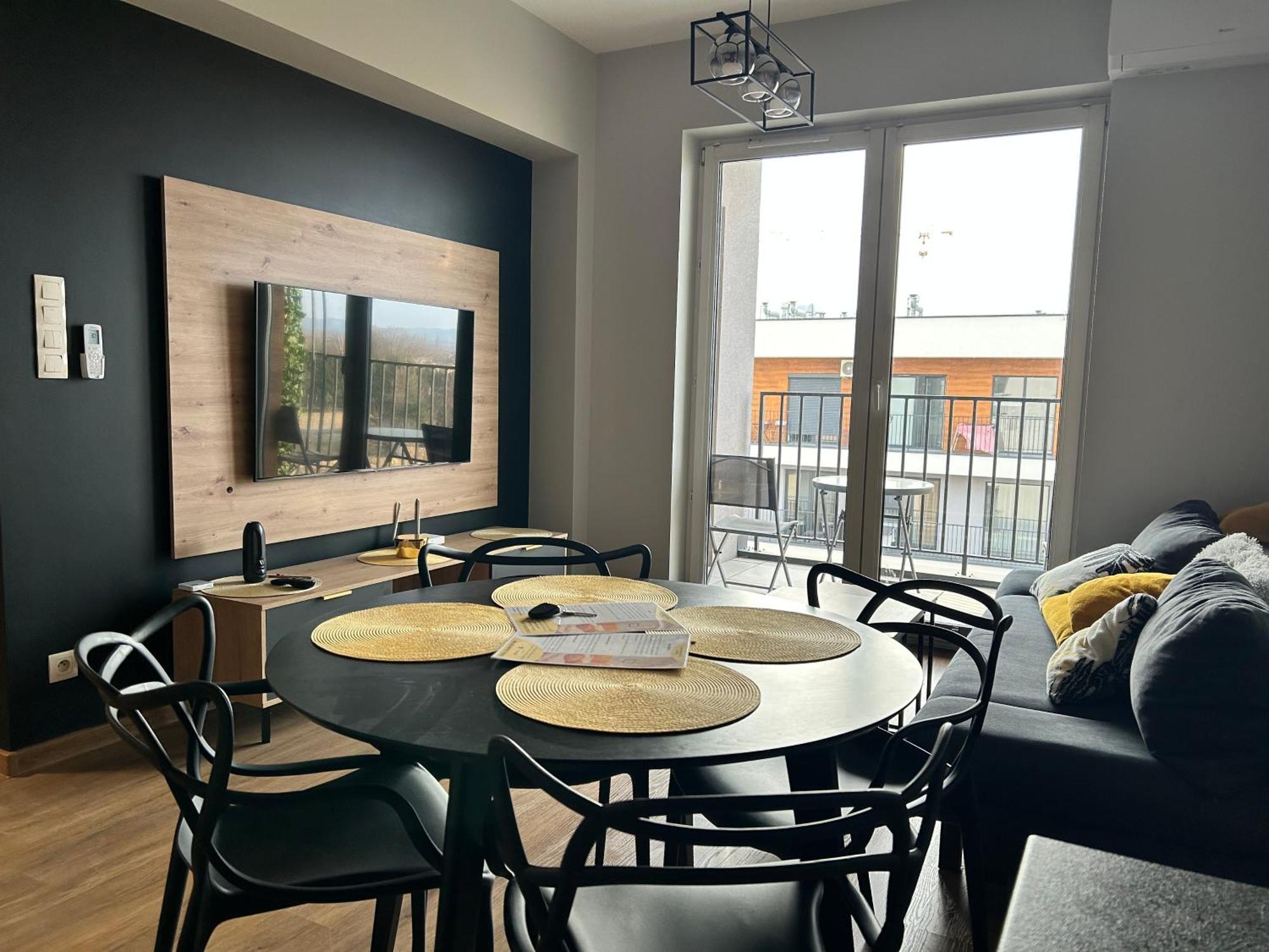 Apartament No82 Yellow Holiday Home Zator Bagian luar foto